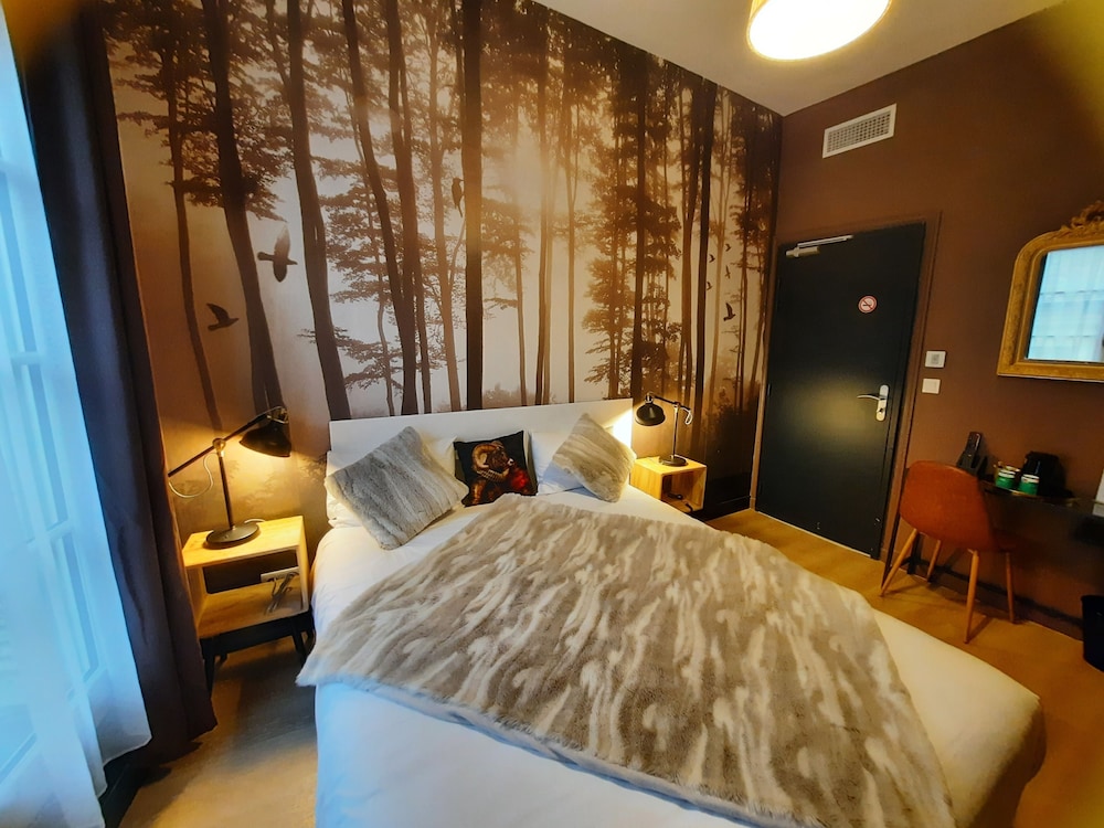 ECONOMY, DOUBLE BED, STAIR ACCESS ONLY