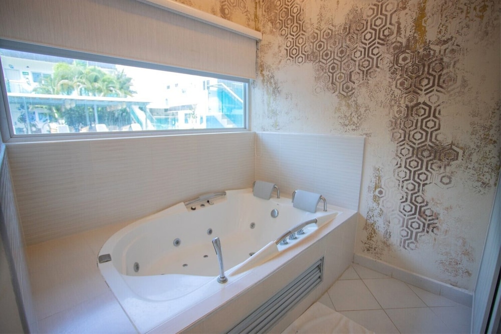 Hotel Poblado Covenas 49/50
