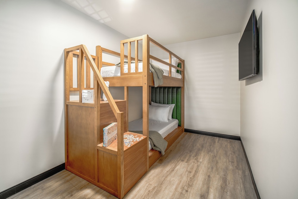 LYFE INN & SUITES by AGA- North Hollywood Near Universal Studios 15/22