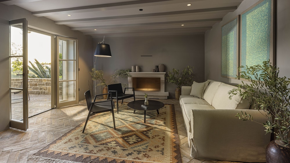 San Canzian Hotel & Residences 50/78