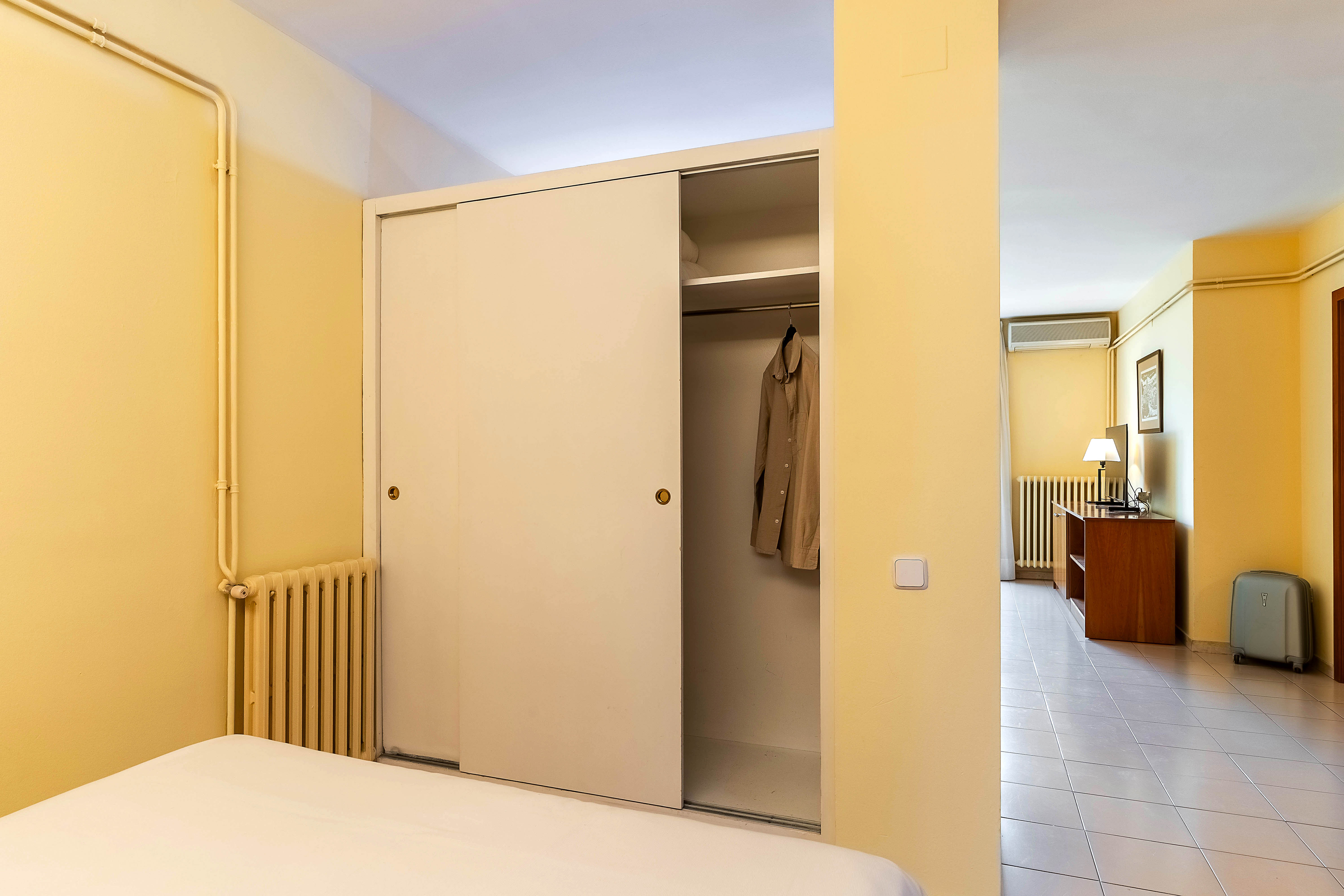 1 BEDROOM, APARTMENT, TERRACE