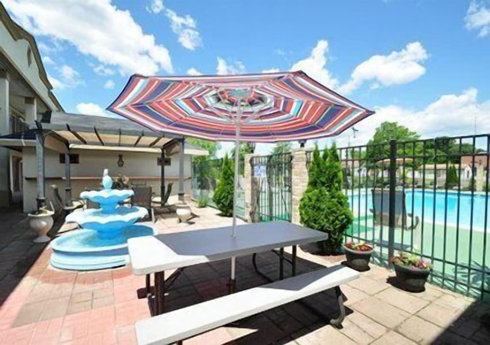 Econo Lodge Princess Anne 36/40