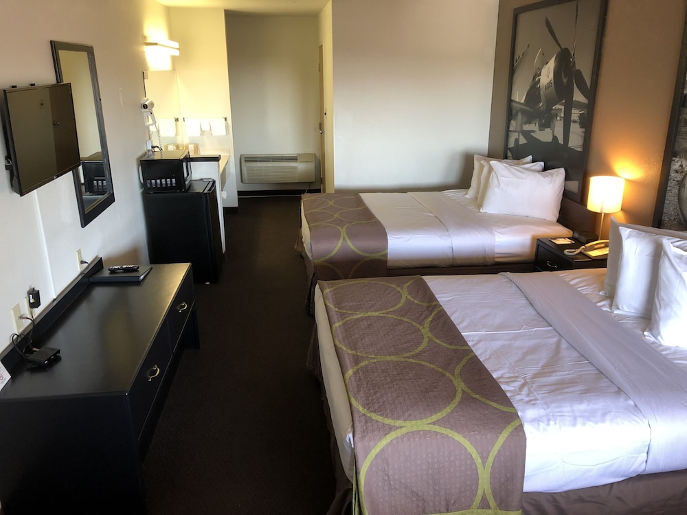 Super 8 By Wyndham Fernley 9/25