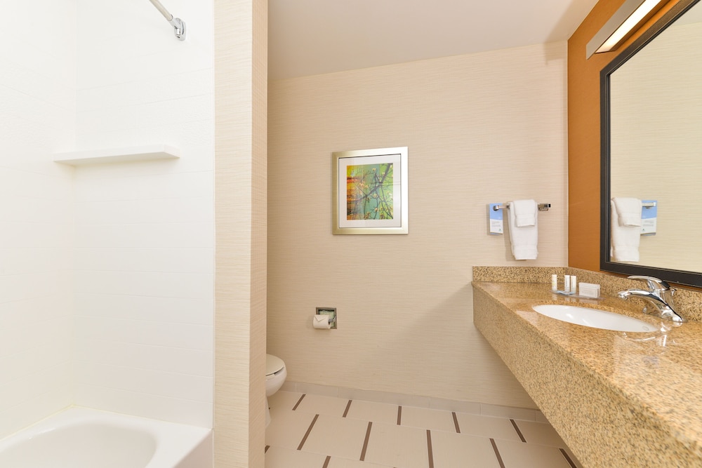 Fairfield Inn Suites Nashville Smyrna 9/50