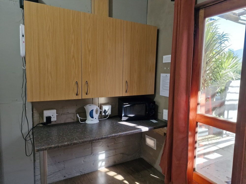 Ibis Place Guest House 2/50