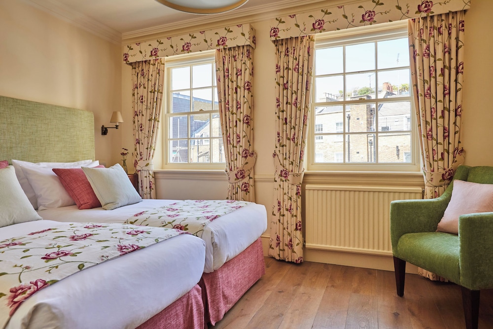 GEORGIAN, TWIN BEDS