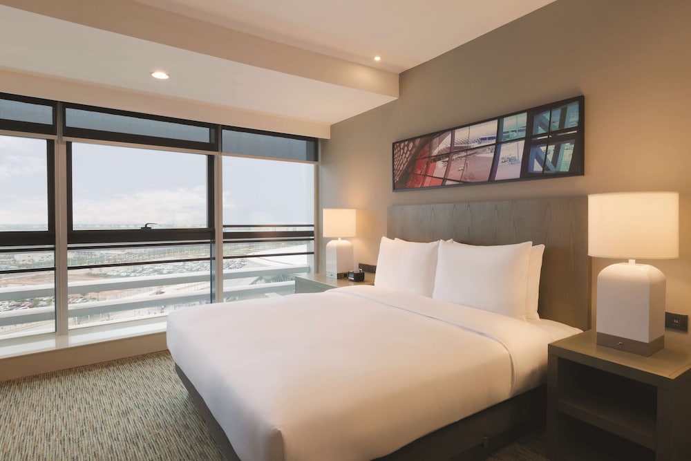 Hyatt House Shenzhen Airport 27/70