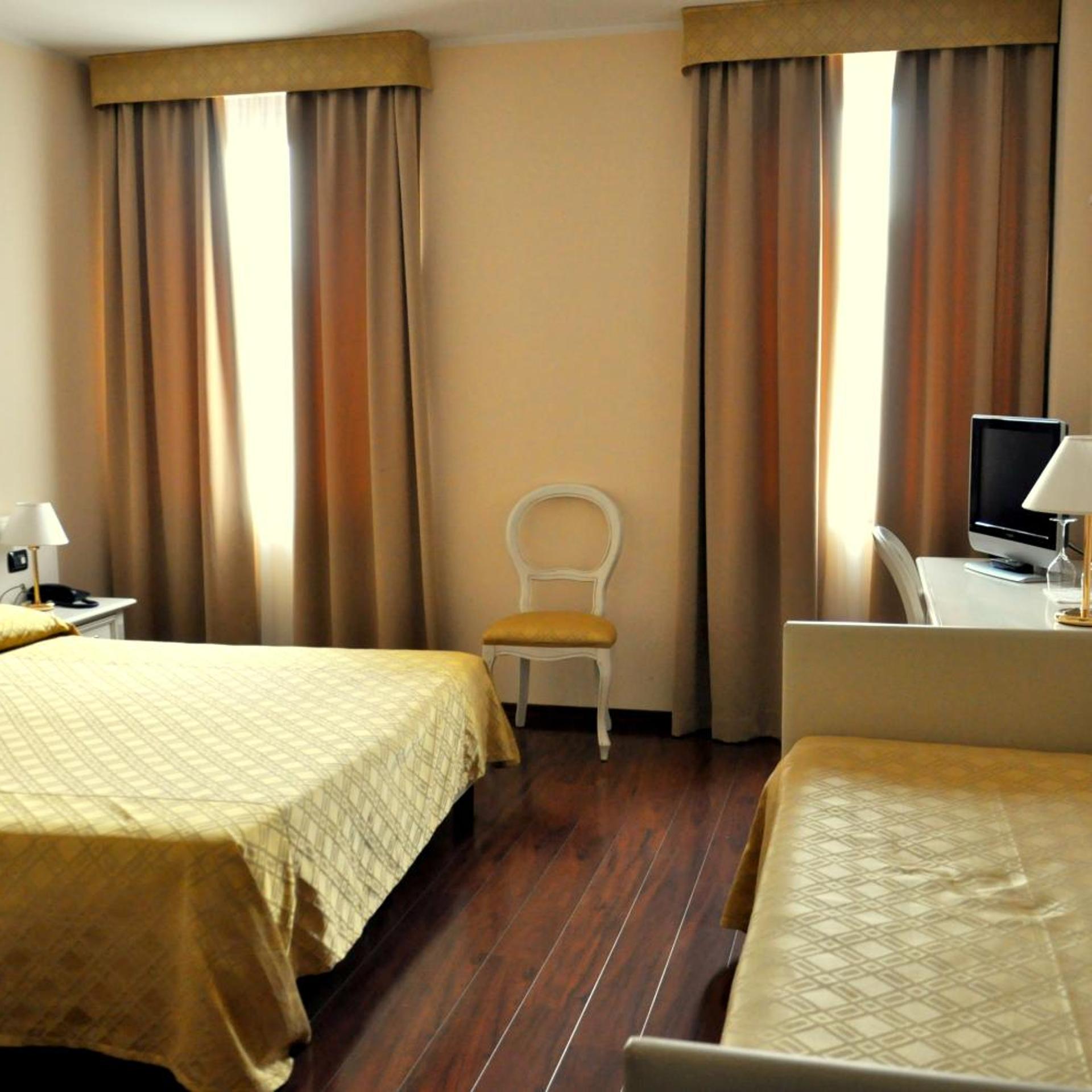 غرفة أساسية ثلاثية، International Hotel Iseo 4/7