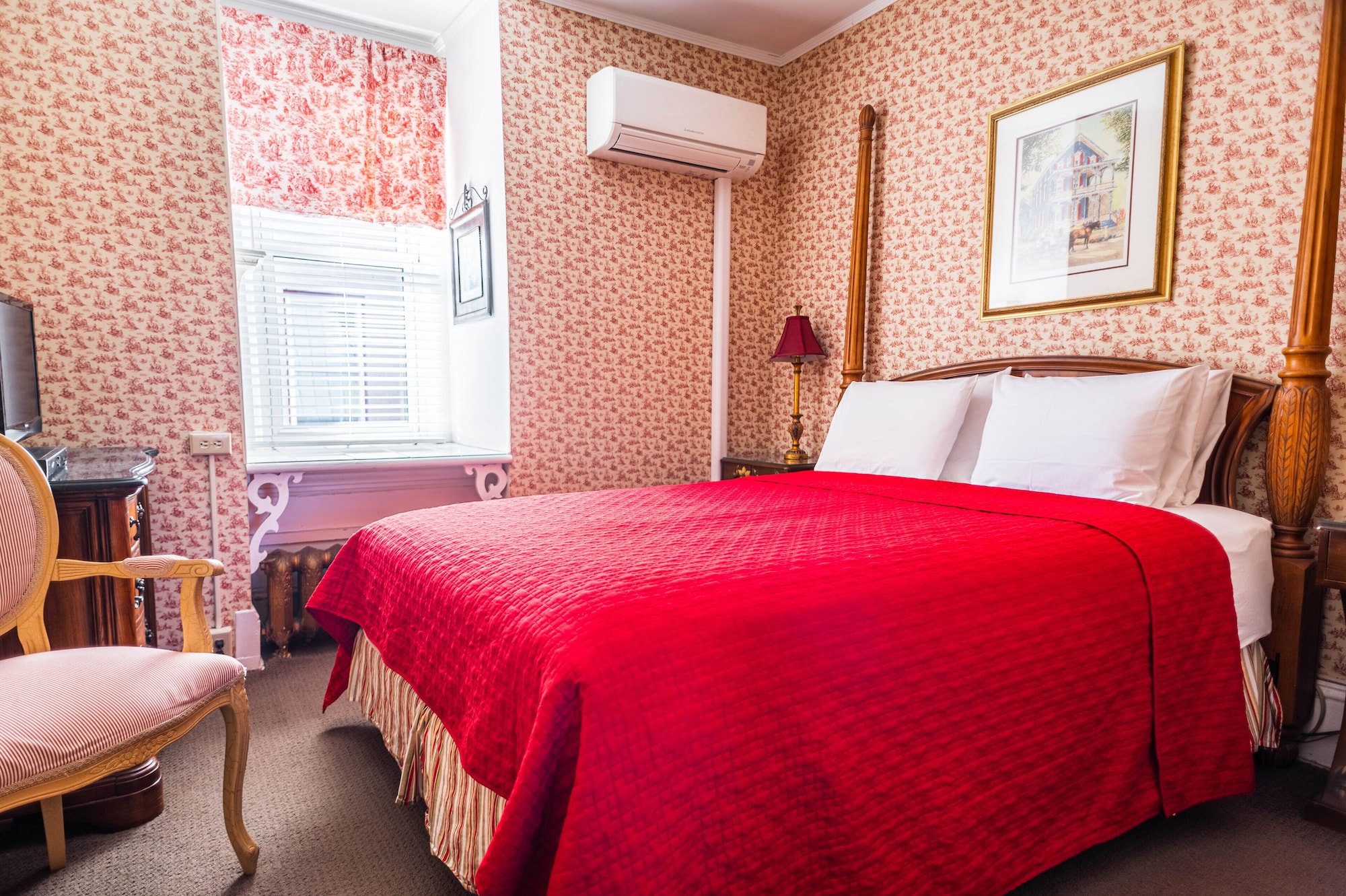 Room, 1 Queen and 1 Single Bed