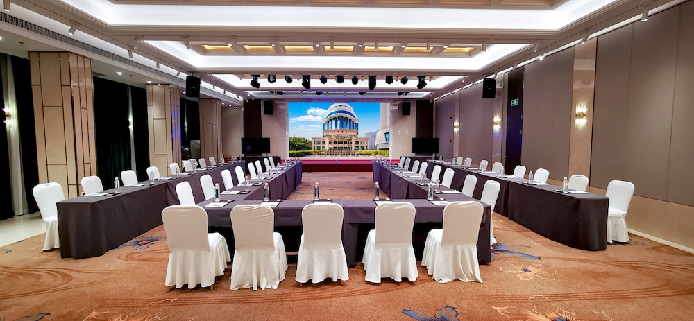 Shanghai Hotel 37/50