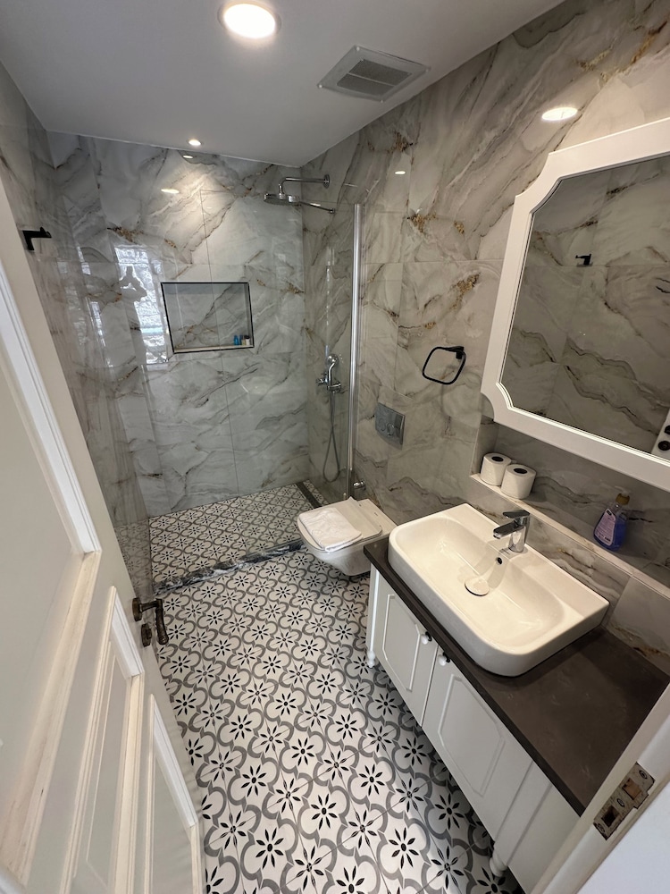 غرفة رباعية بسرير مزدوج مع أريكة، Alacati Grand Eldoris Otel 8/9