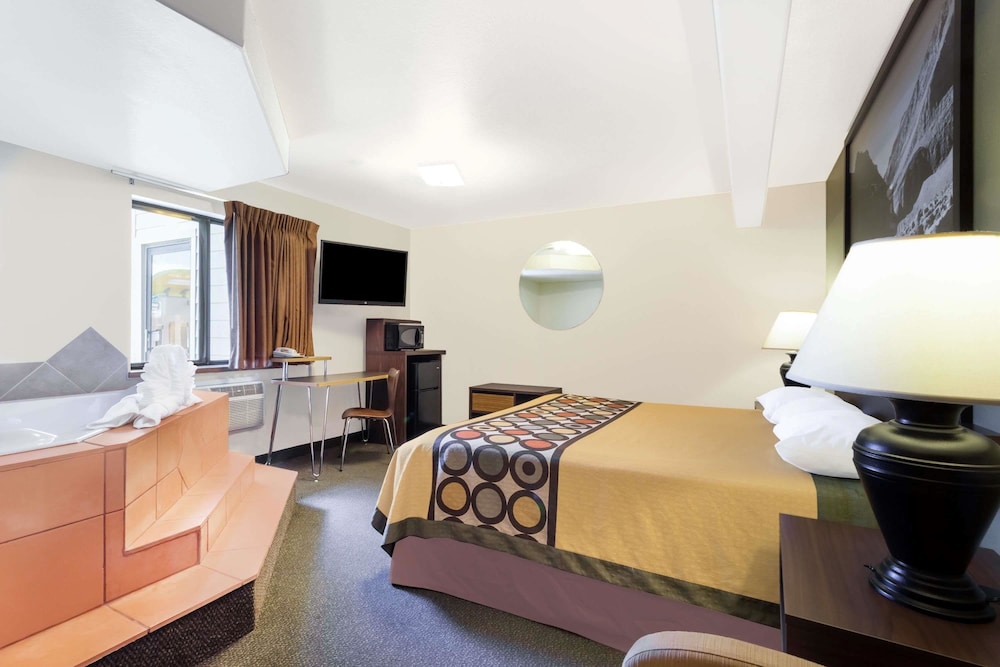 Super 8 by Wyndham Livingston Yellowstone 24/51