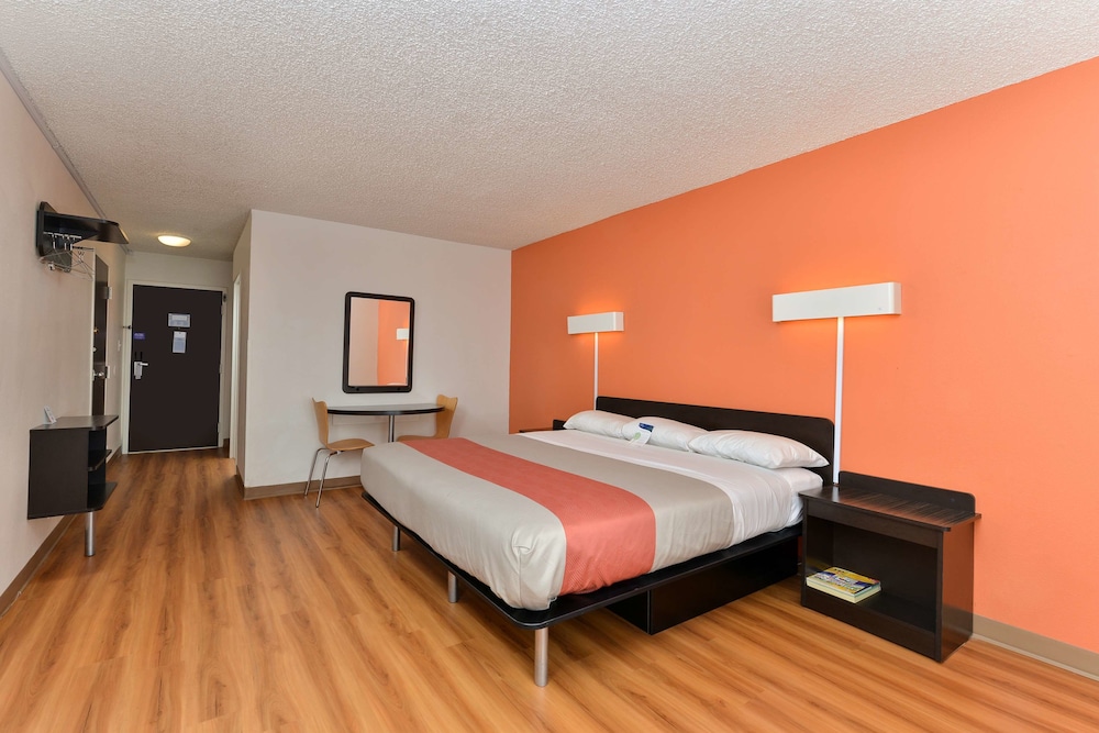 Motel6 Fort Worth, TX - Downtown East 25/52