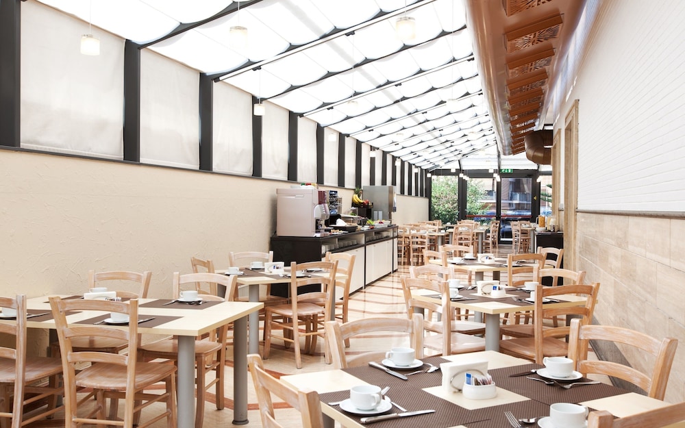 Garner Hotel Rome Aurelia by IHG 46/64