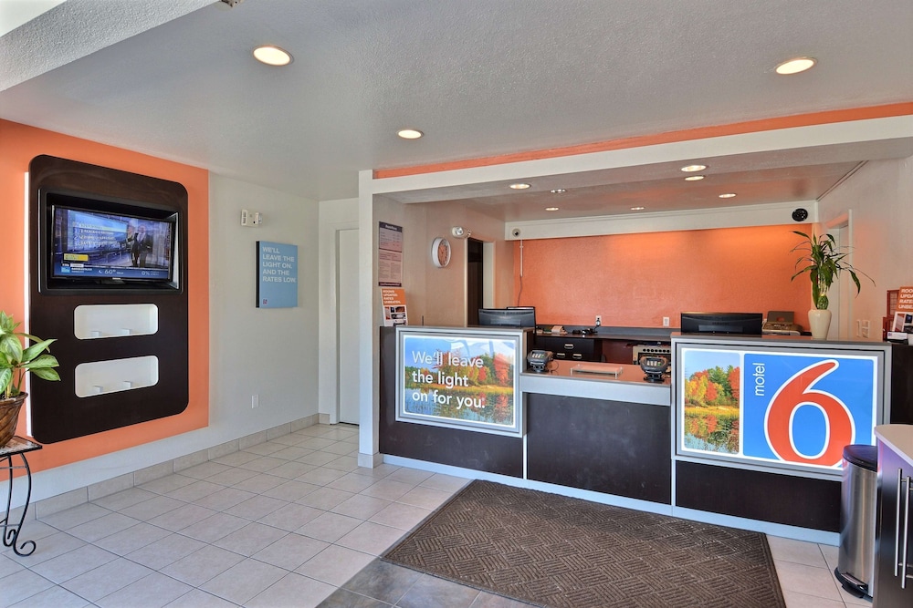 Motel6 Nashua, NH - North 13/58