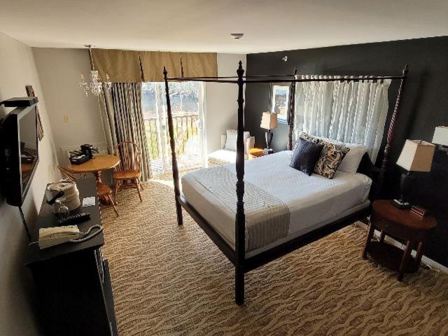 Lodge, 2 Double Beds، Liscombe Lodge Resort and Conference Centre 3/4