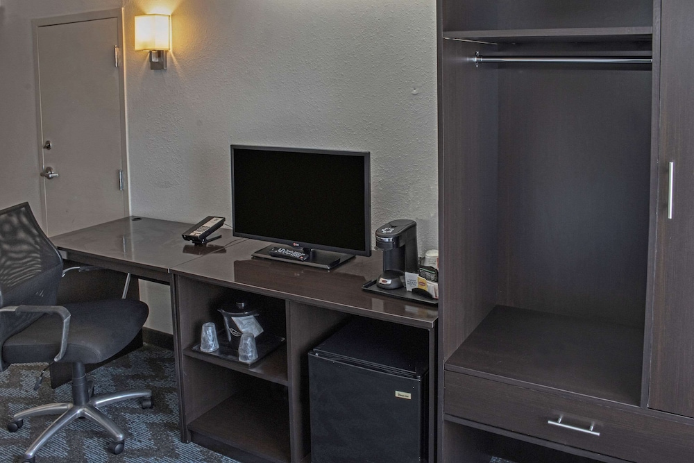 Sleep Inn Lake Wright Norfolk Airport 37/55