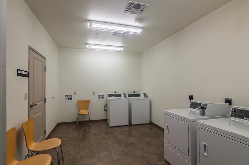 Days Inn & Suites by Wyndham Colorado City/I-20 25/37