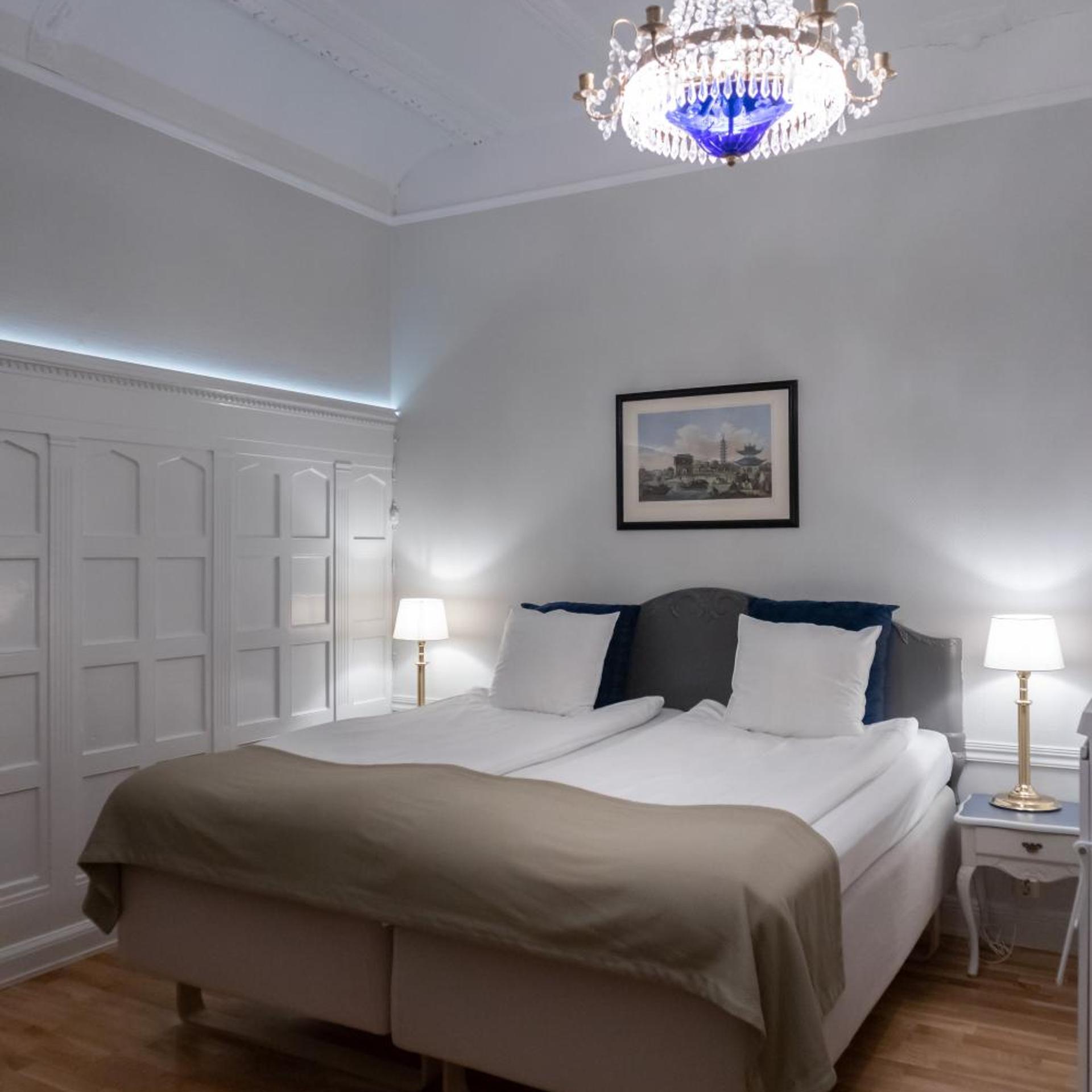 Room, Double Bed, No Window