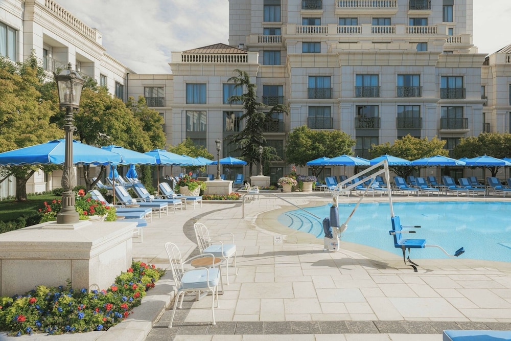 The Grand America Hotel 69/73