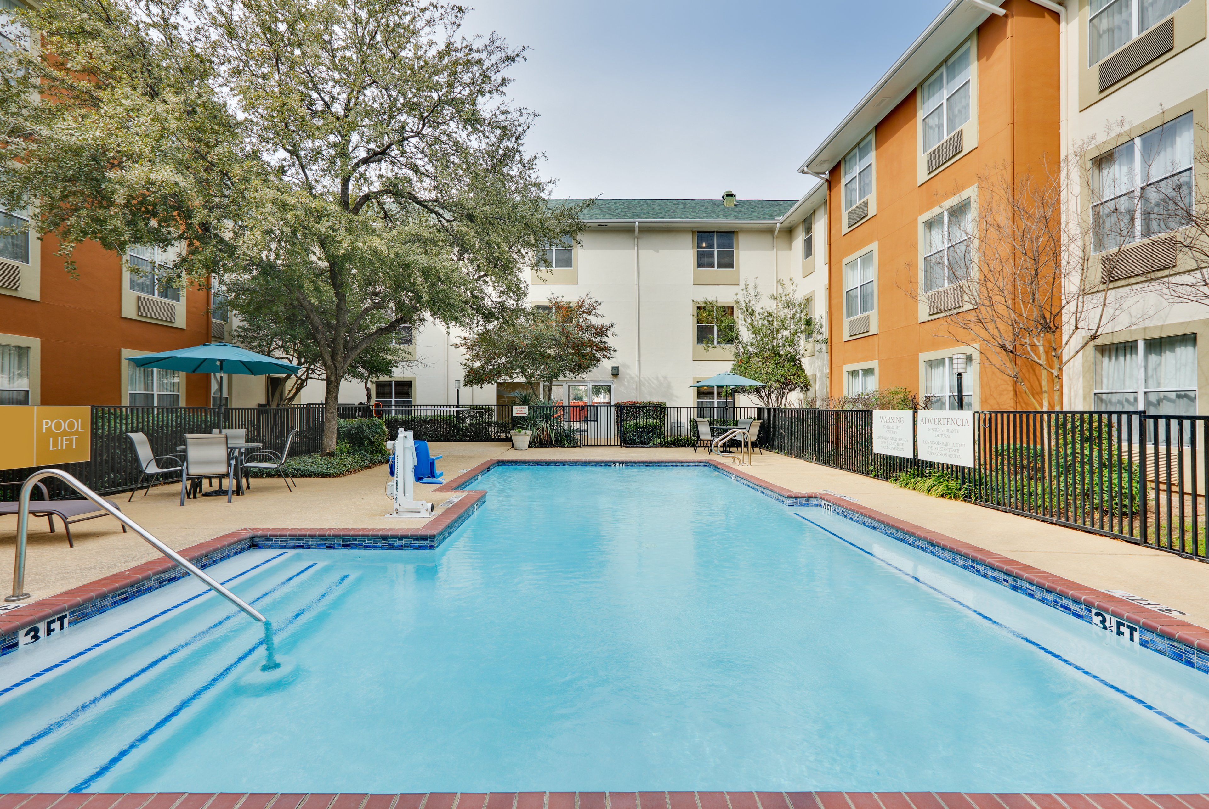Candlewood Suites Dallas Market Cntr-Love Field 12/22