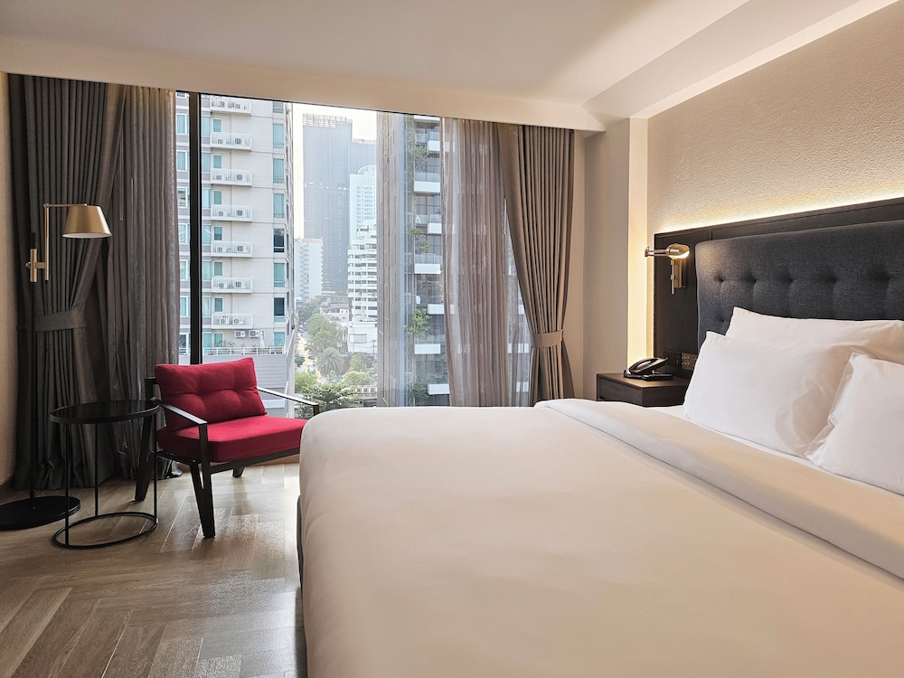 UPTOWN, KING BED