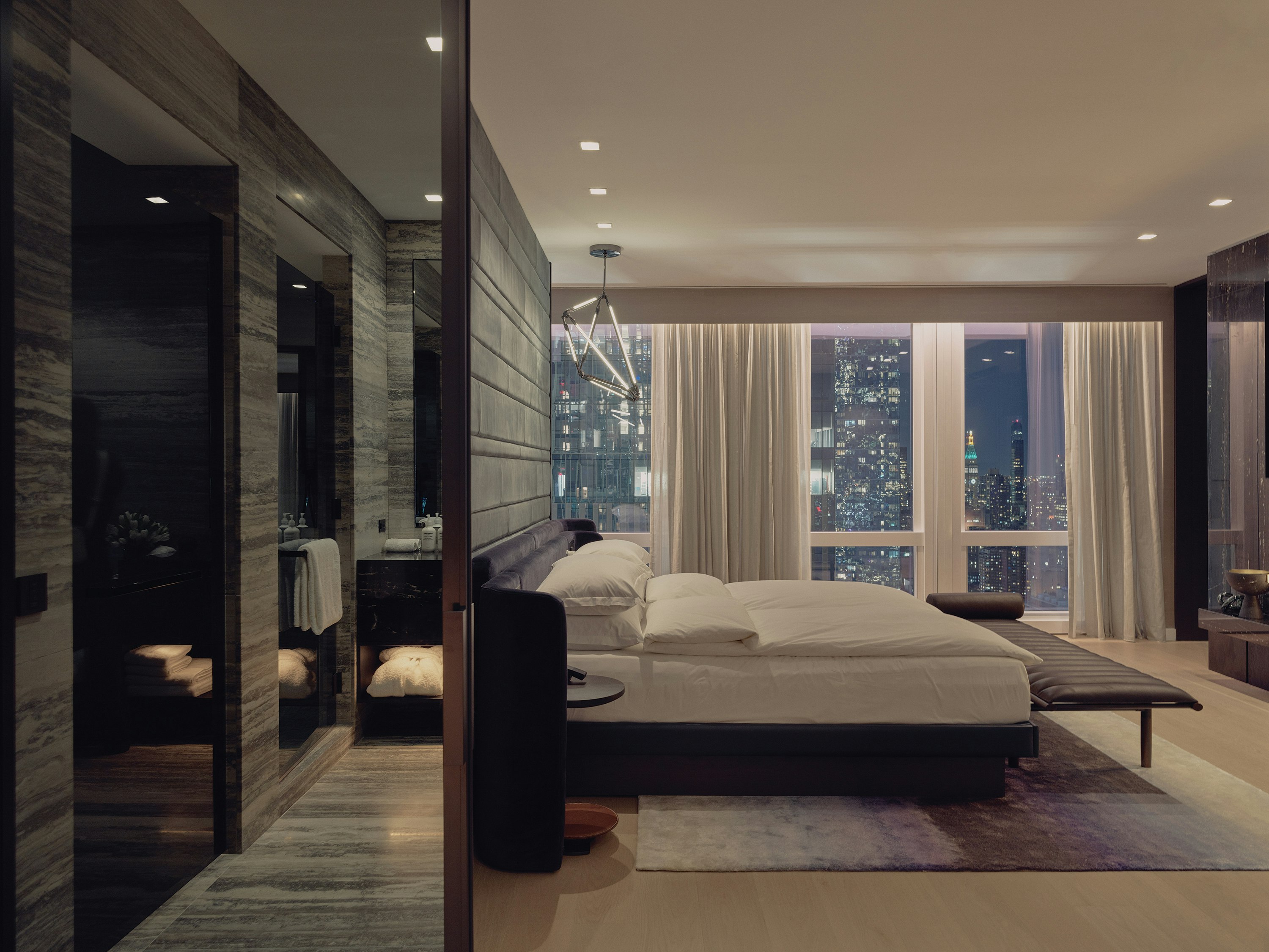 Equinox Hotel 25/78