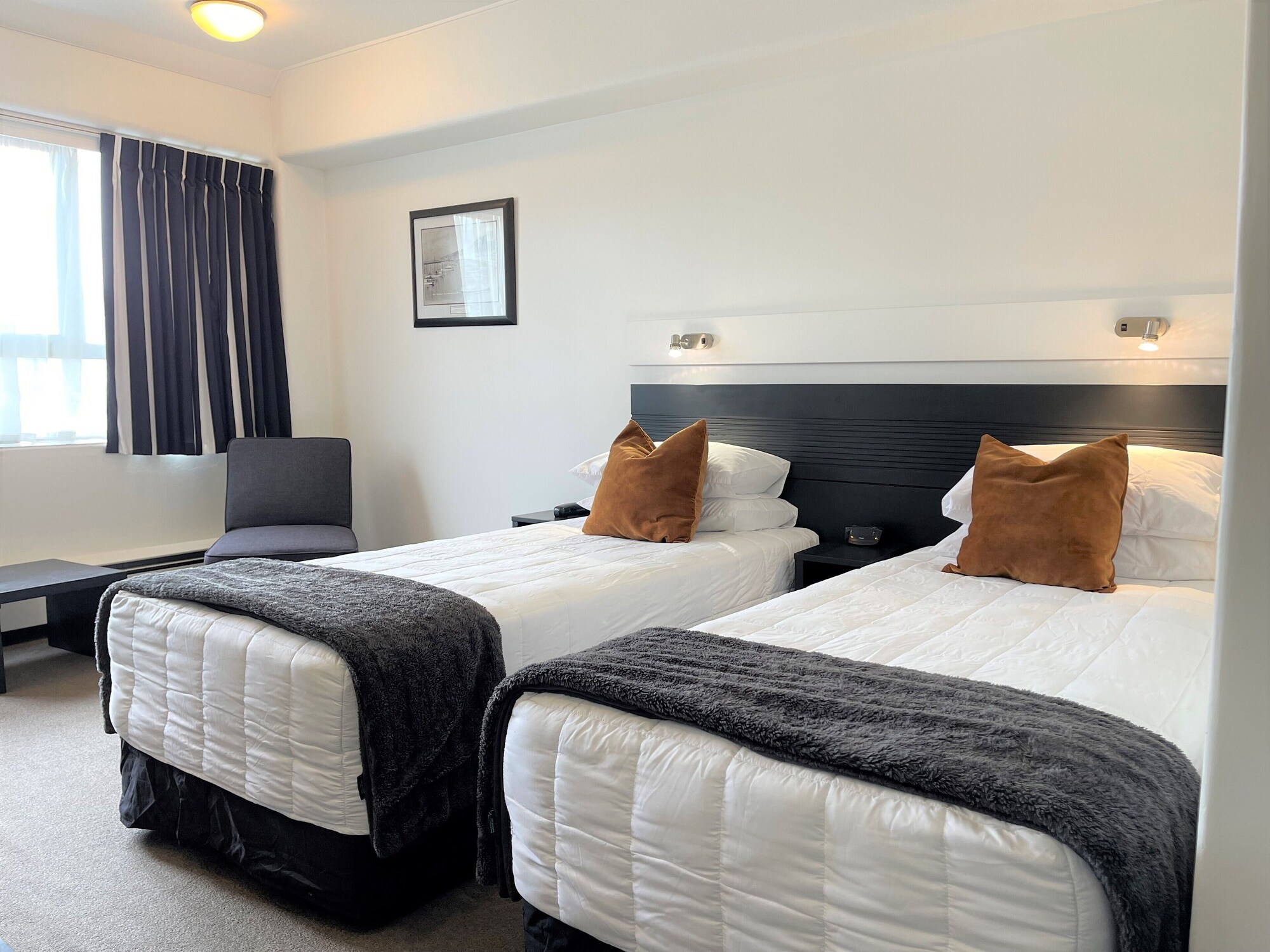 STANDARD, TWIN BEDS