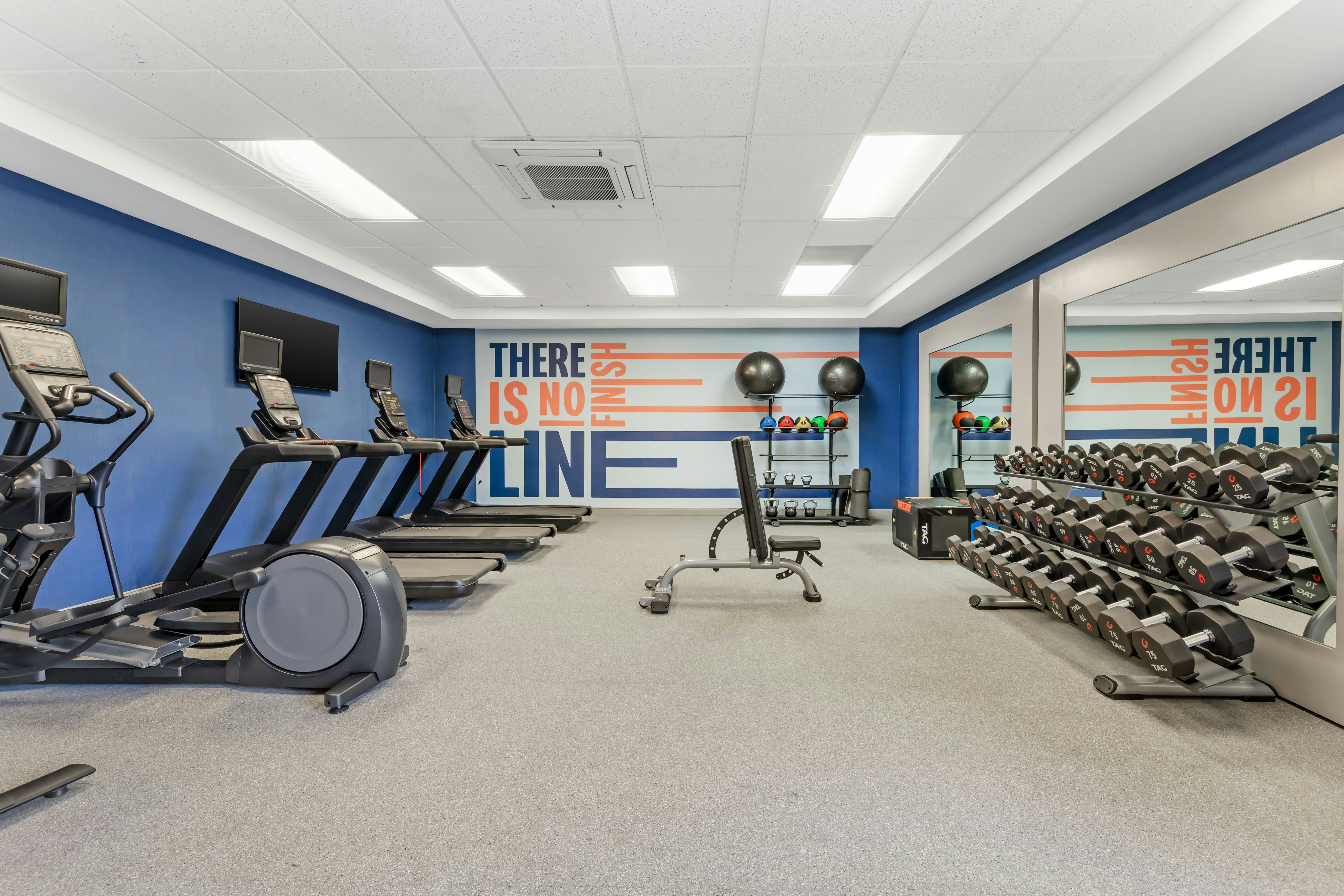 Hampton Inn Suites Riverside Corona East 34/66