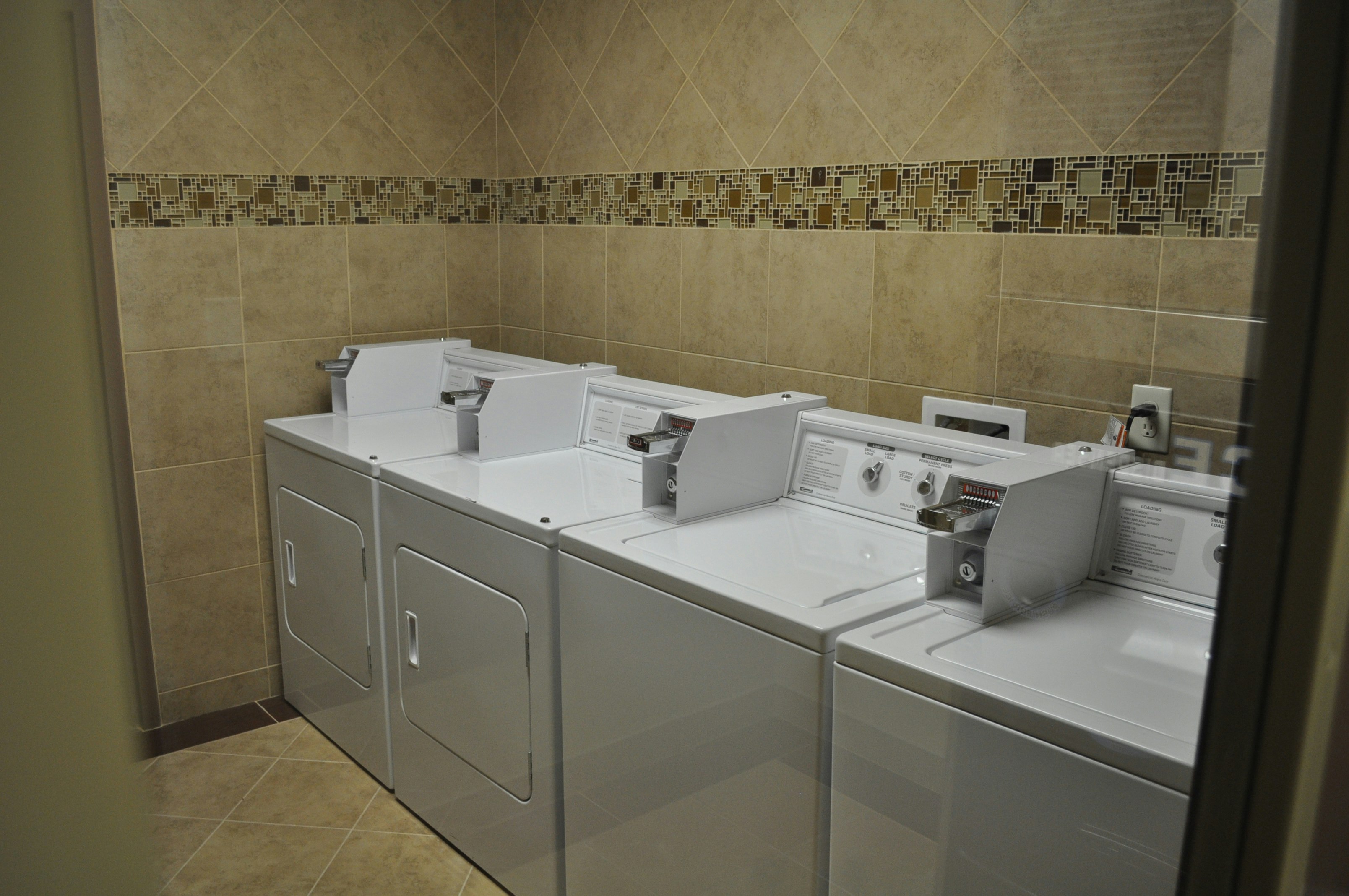 Hampton Inn Pleasanton 14/34