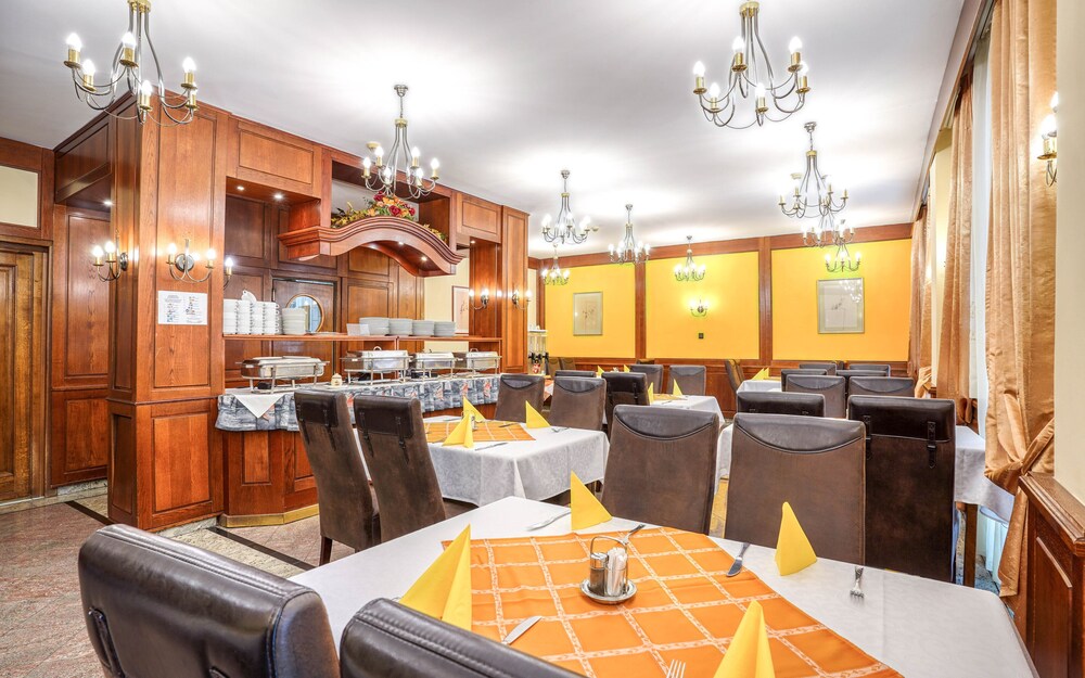 Erzsebet Hotel 35/46