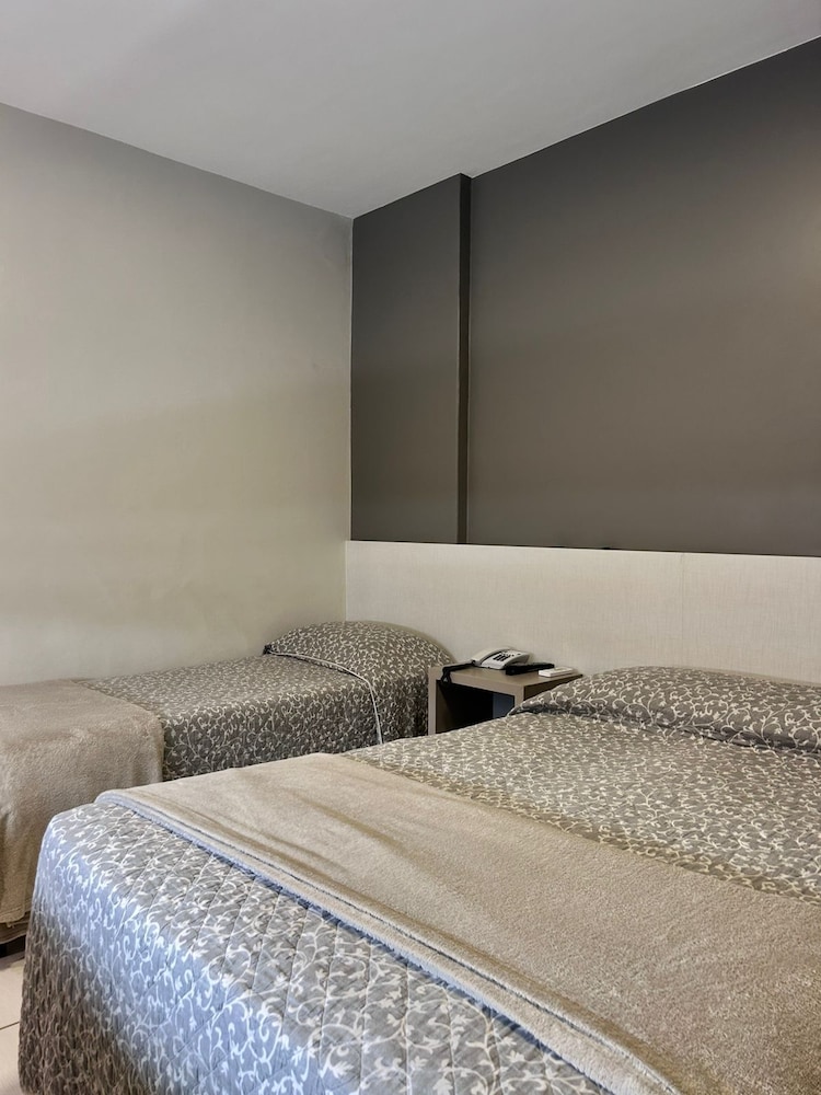Palmas Executivo Hotel 70/74