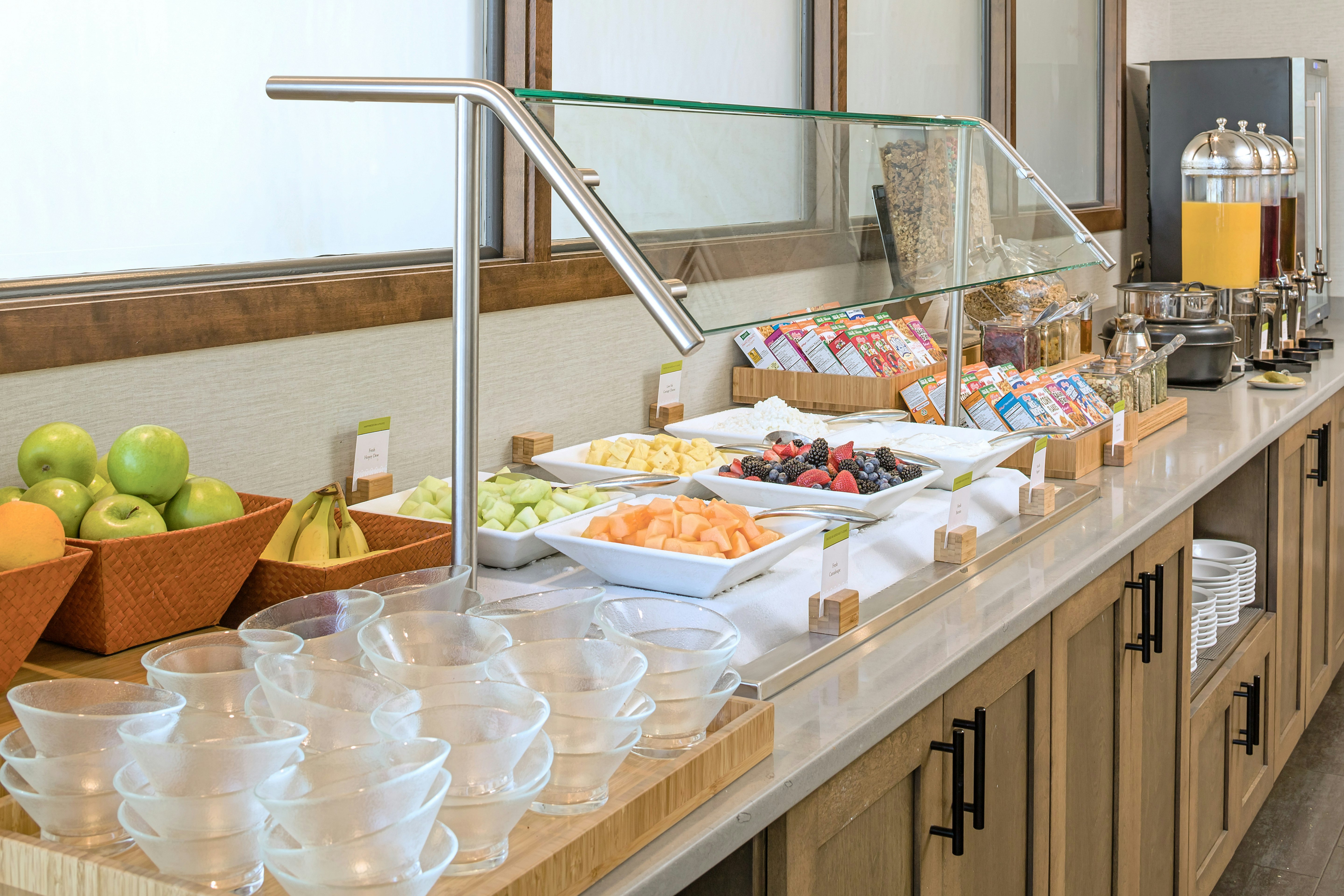 Doubletree By Hilton Boston-Rockland 8/28