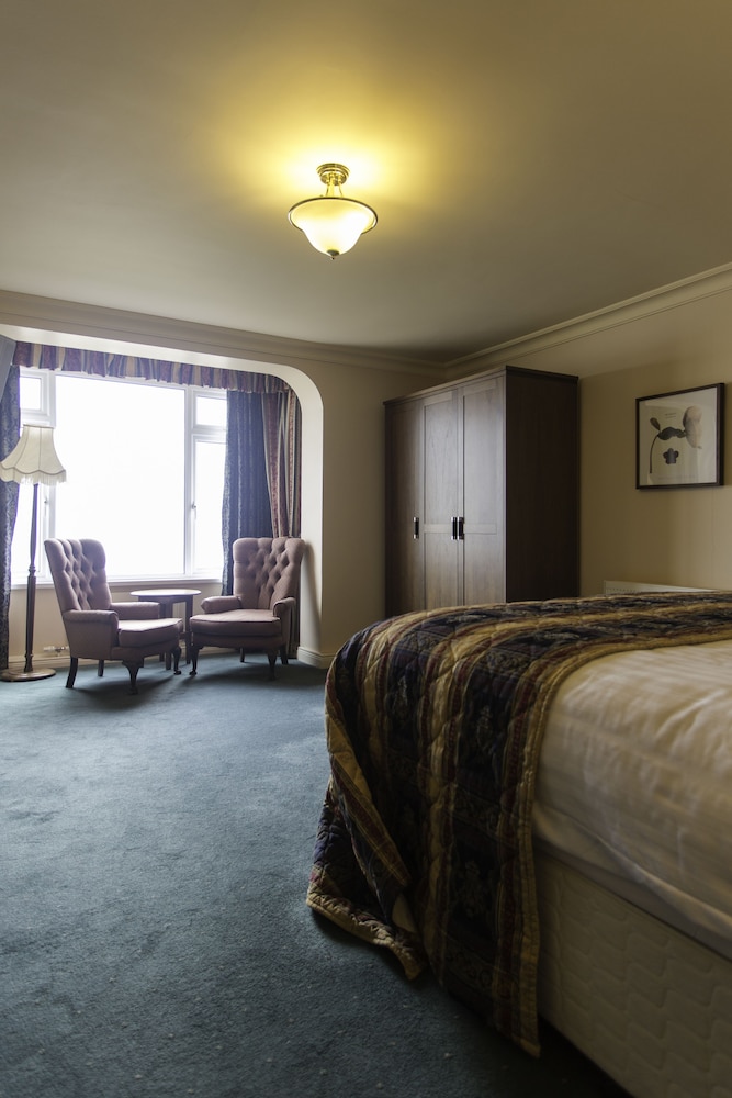 The Sandhouse Hotel and Marine Spa 24/67