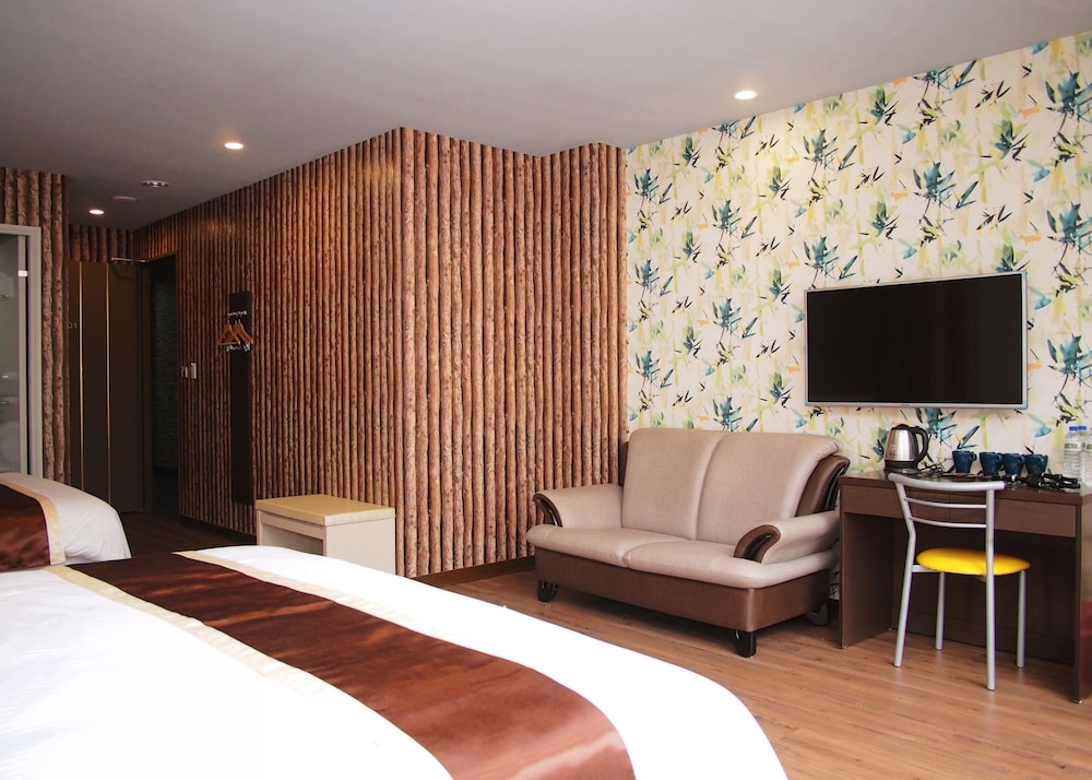 A Ace Hotel 38/56