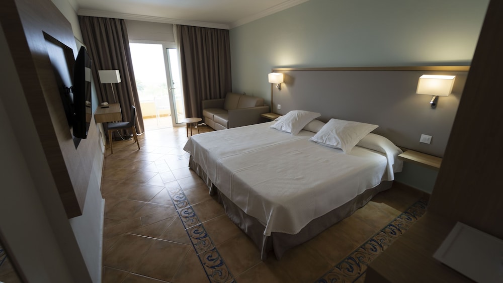 R2 Buganvilla Hotel and Spa 5/33