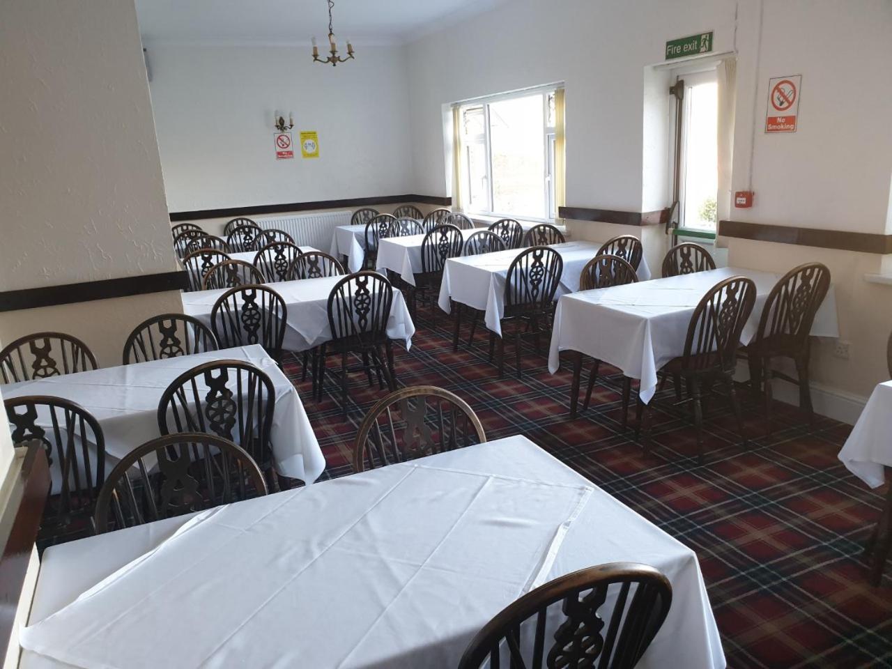 Elmhurst Hotel 19/24