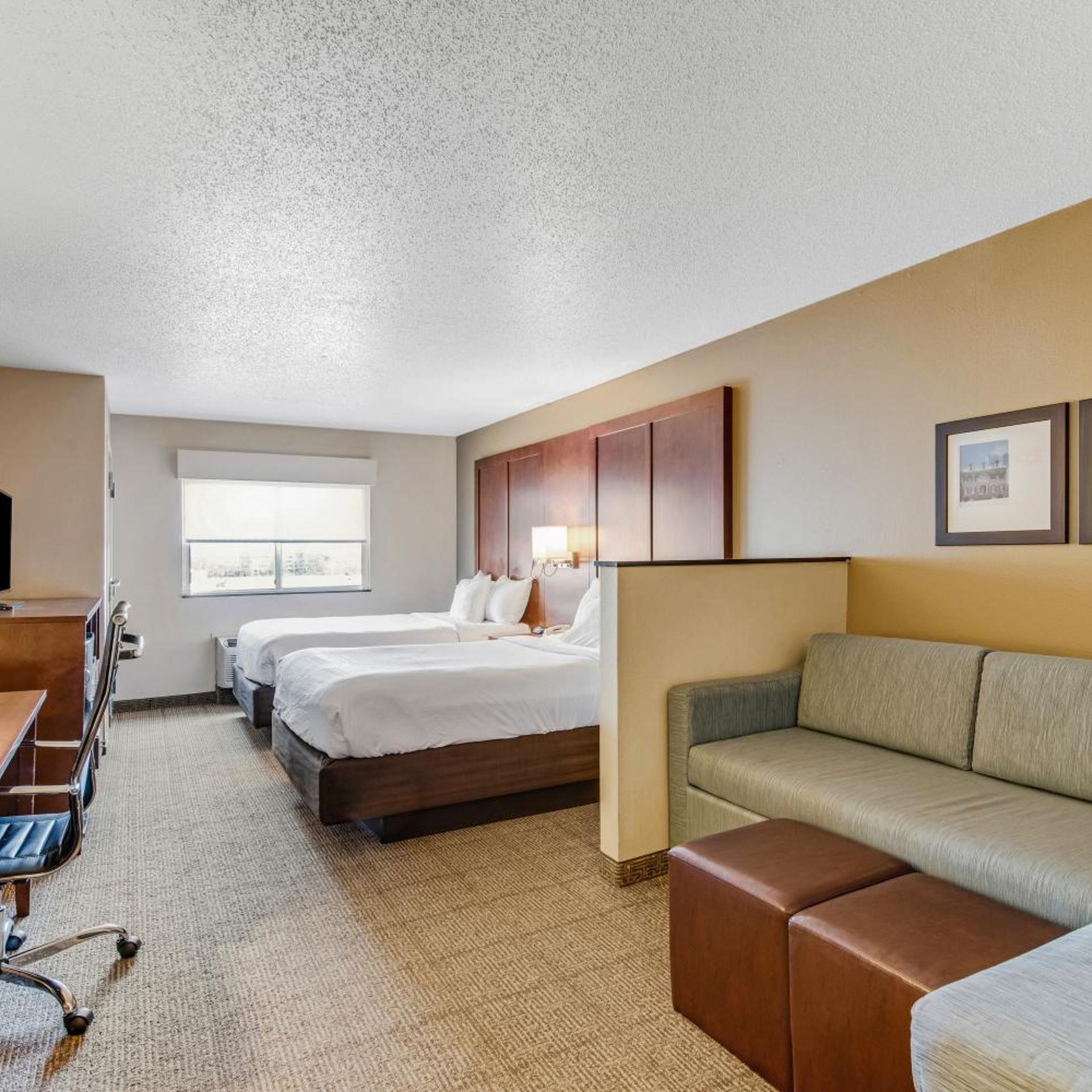 Room, 2 Double Beds, Accessible, Comfort Suites Huntsville MidCity District at Research Park 8/10