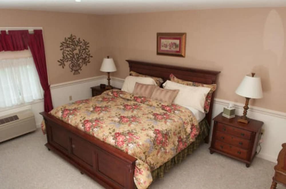 Camelot Restaurant Inn 4/50