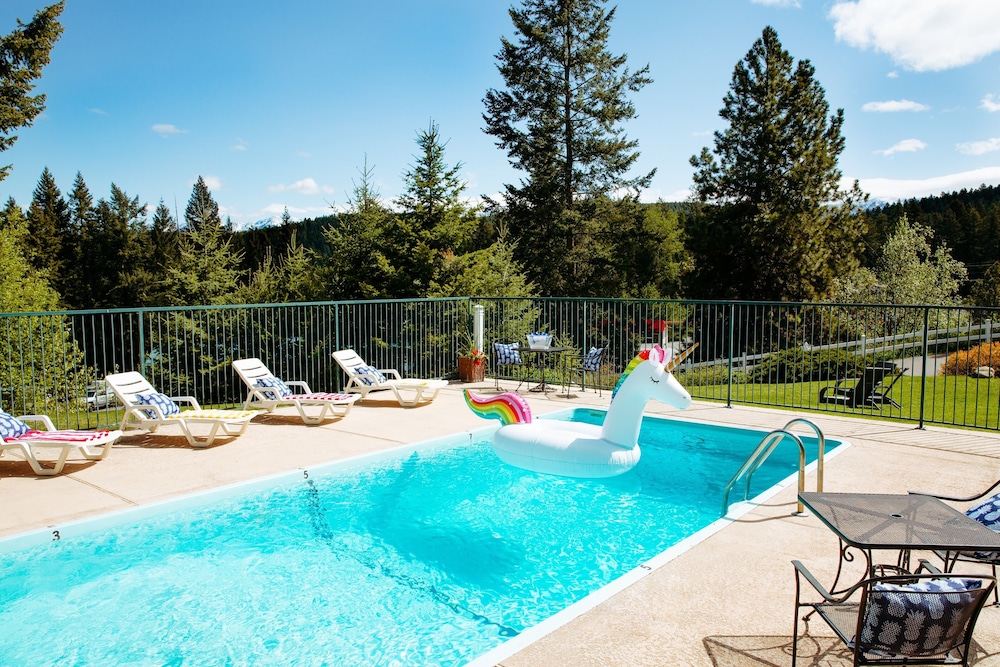 Timbers Motel Travelodge by Wyndham Bigfork 3/28