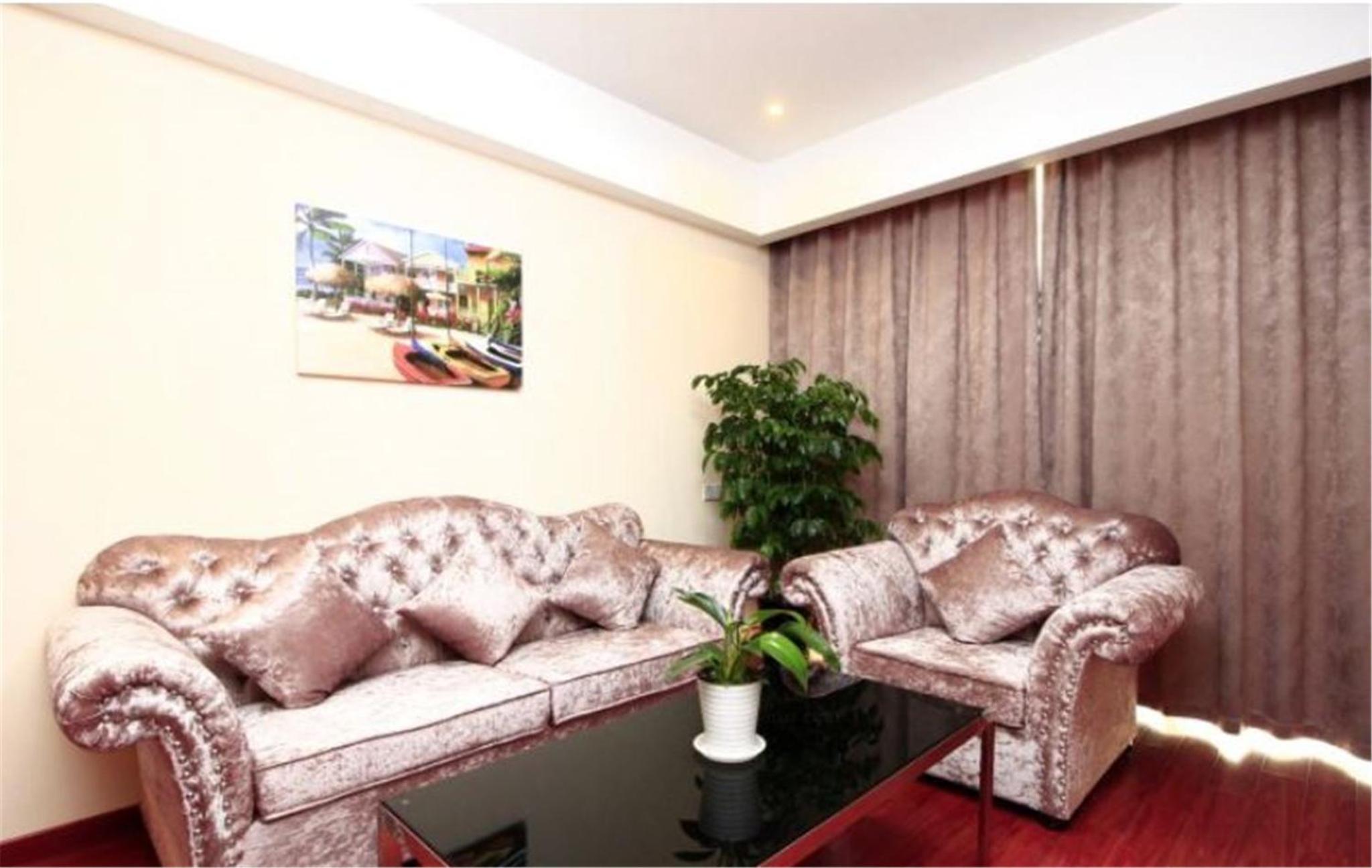 GreenTree Inn ShanDong RiZhao JuXian YinXing Avenue Middle ShanDong Road Business Hotel 43/67