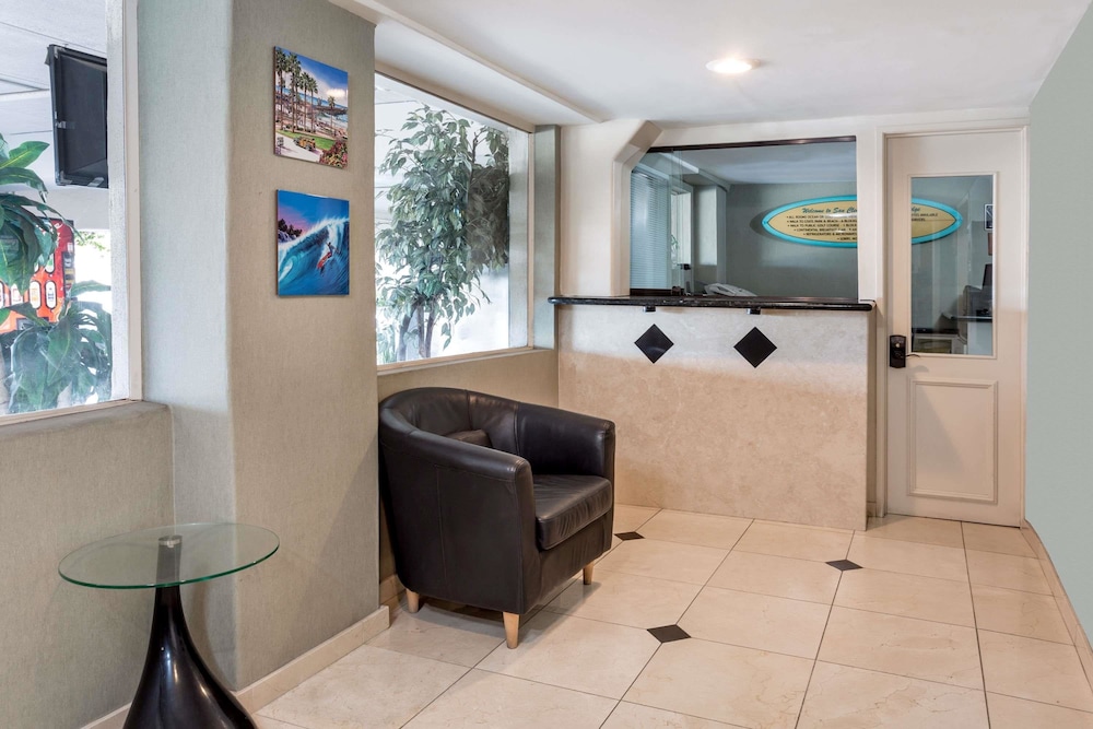 Travelodge by Wyndham San Clemente Beach 36/50