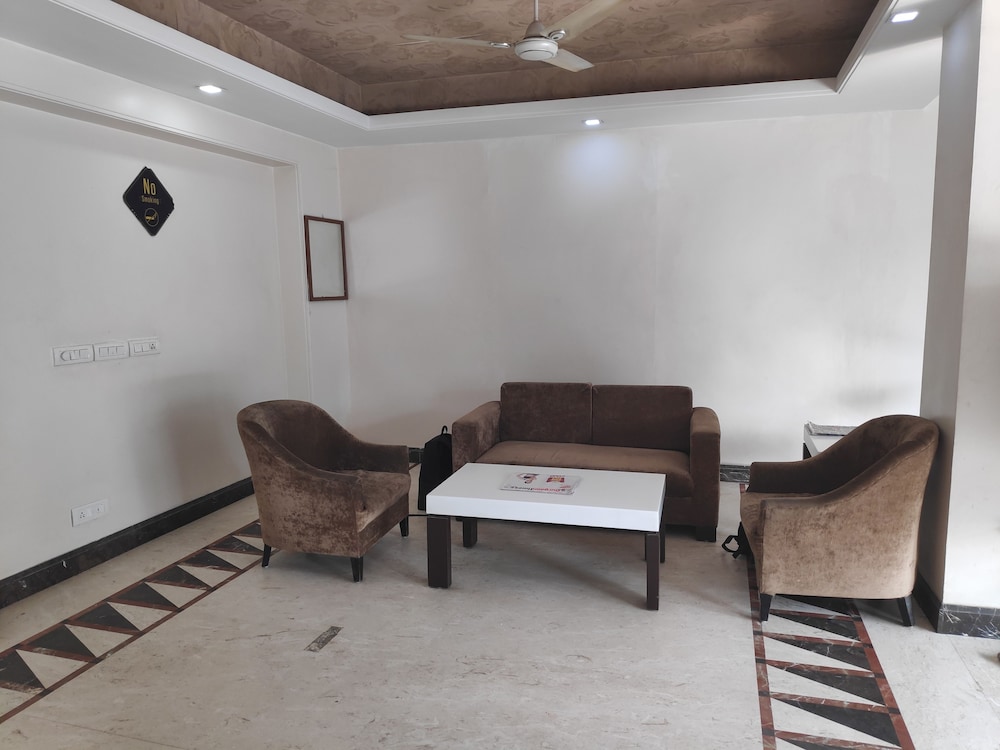 AADHAR HOTEL 18/26