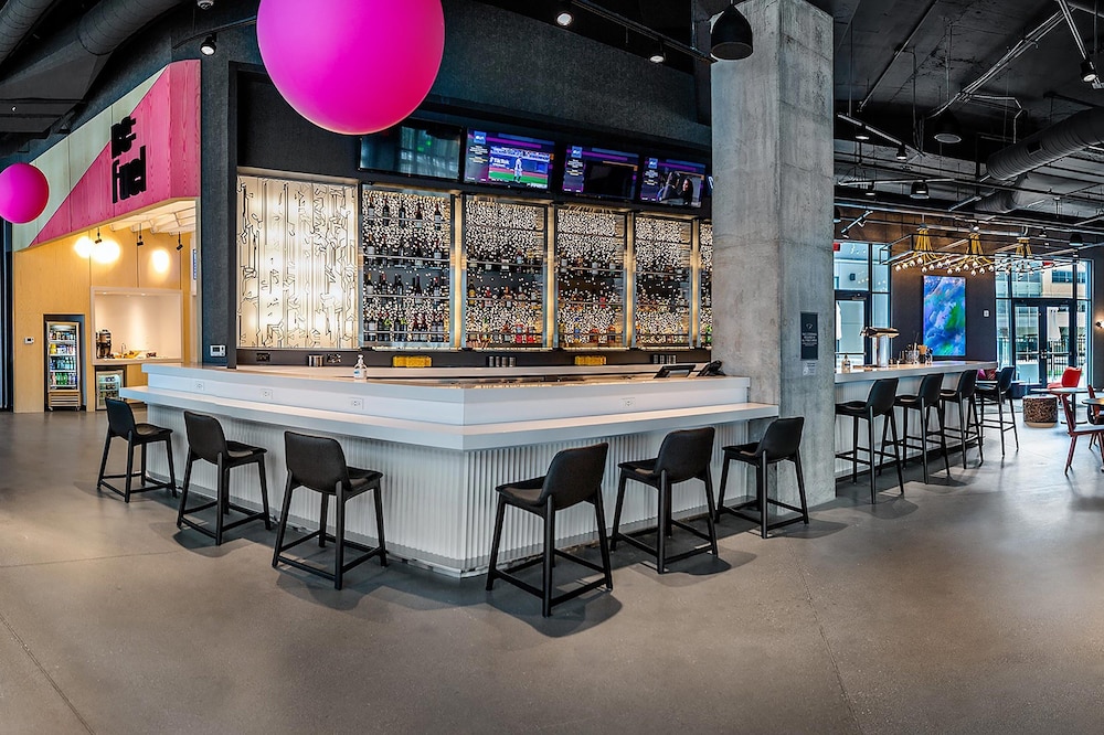 Aloft Columbus Easton 35/38