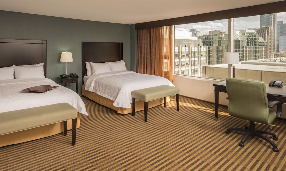 HAMPTON INN CHICAGO DOWNTOWN/MAGNIFICENT MILE 10/33