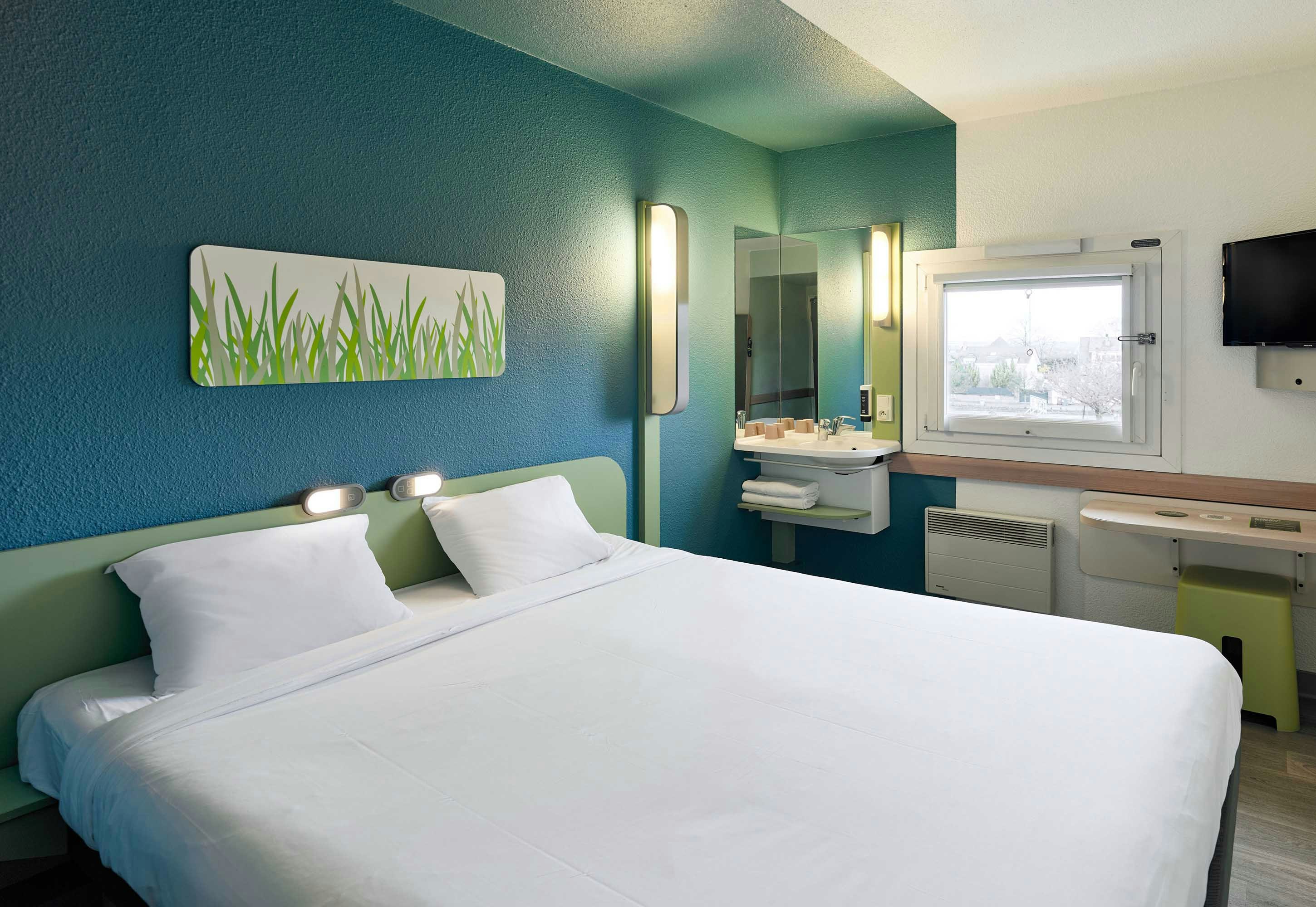 B&B Hotel Cergy Pierrelaye 12/29