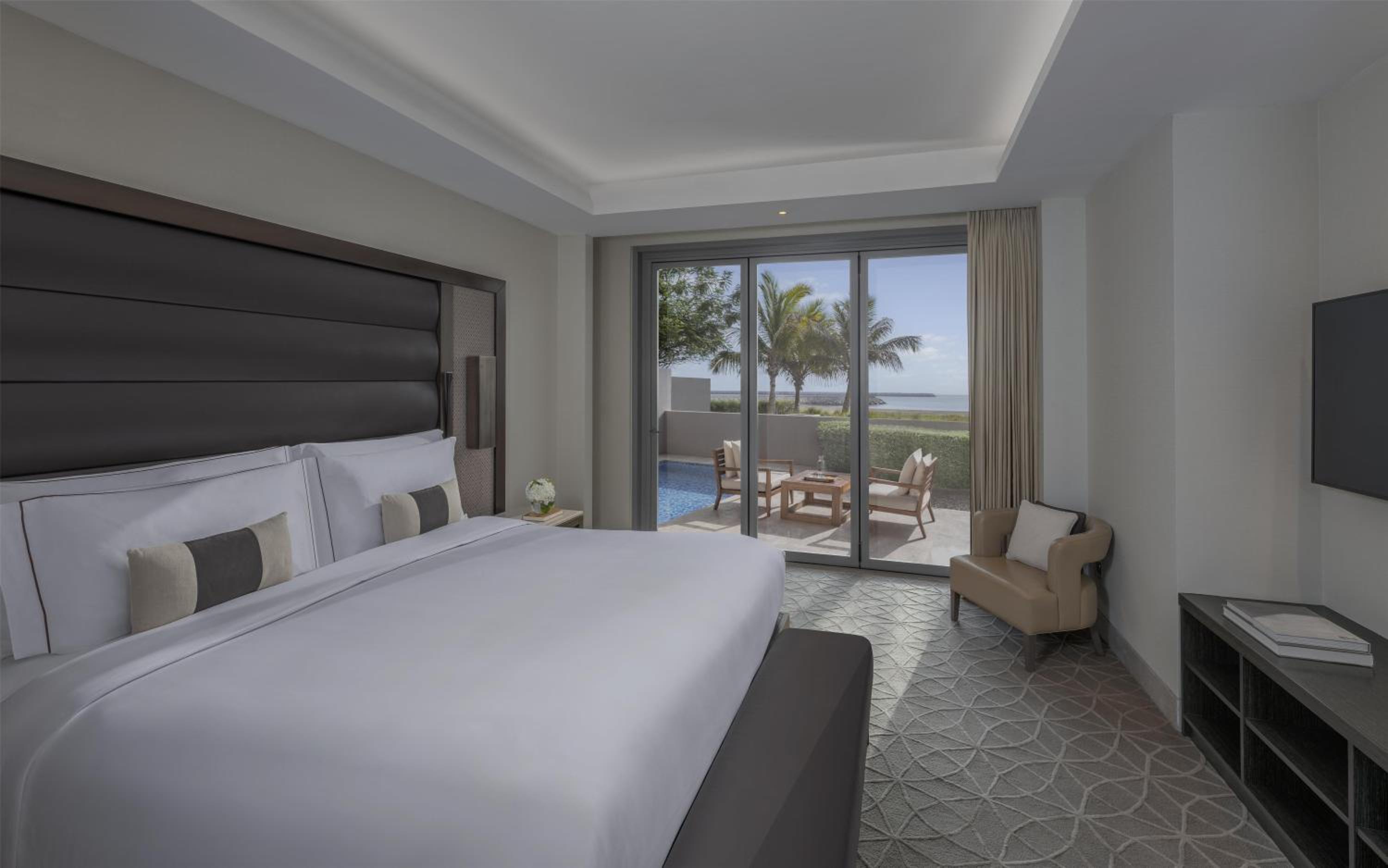 Grand, Deluxe, Suite, King Bed, Plunge Pool