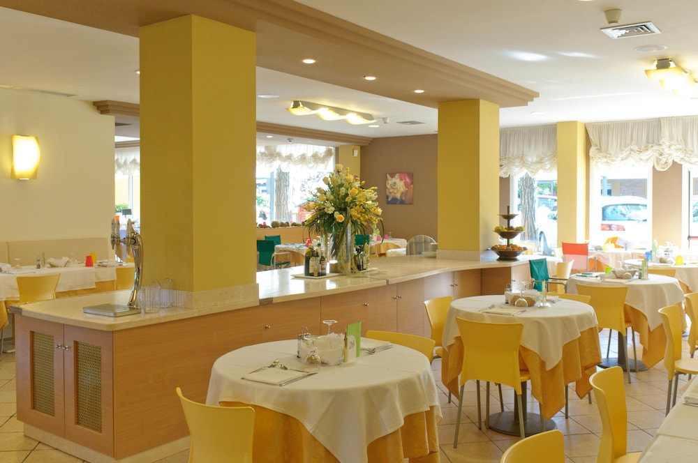 Family Hotel Pinetina Mare 24/50