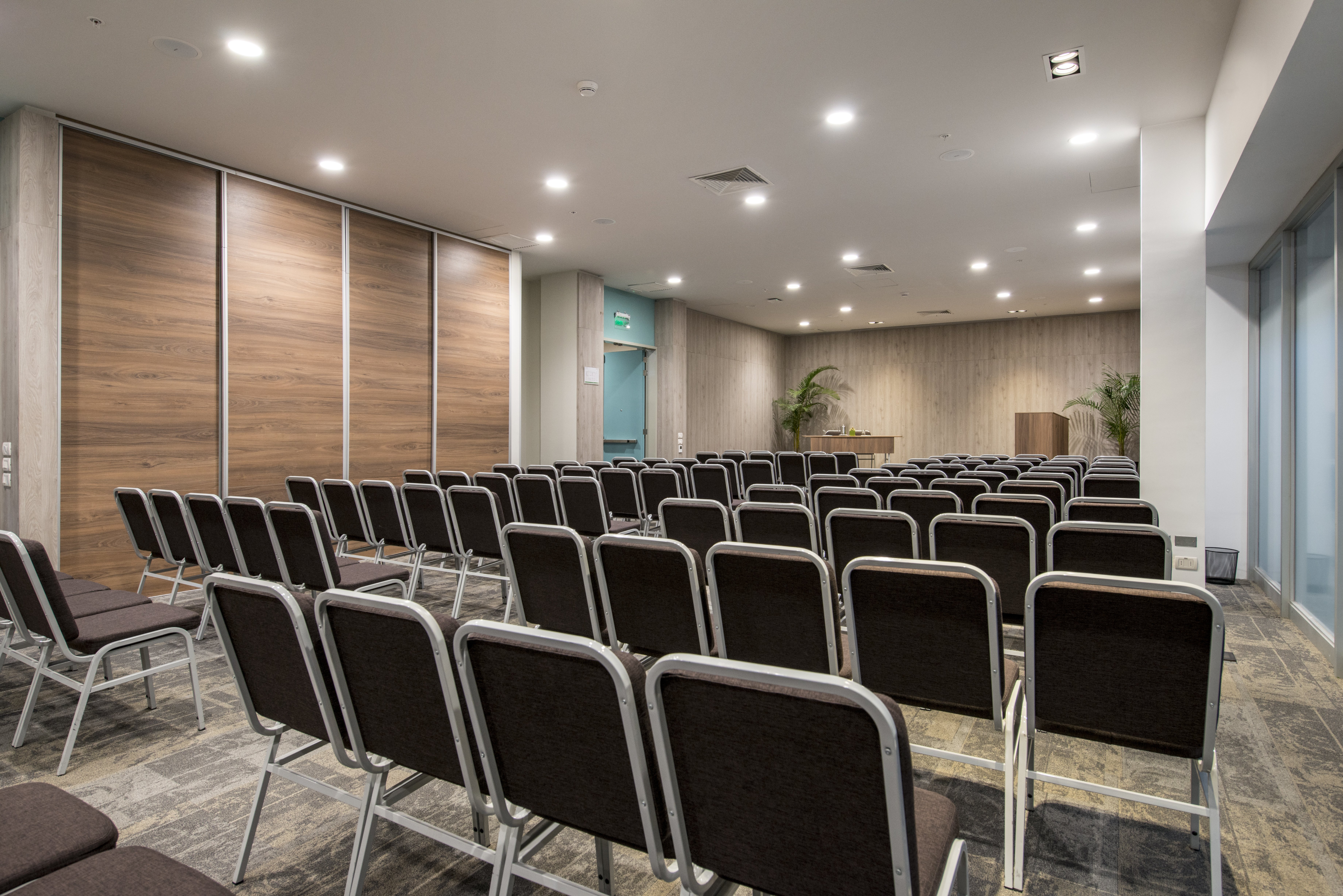 Holiday Inn Lima Airport 35/50