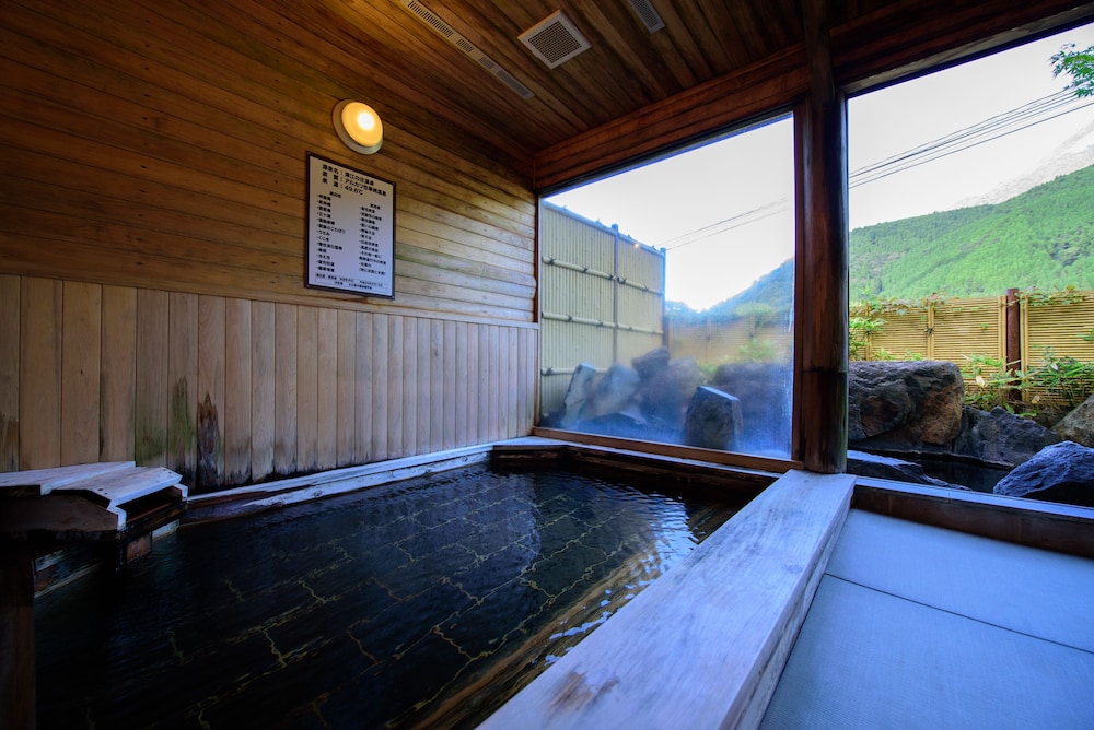 Yufuin Onsen Wafu Ryokan Tsuenosho 11/29